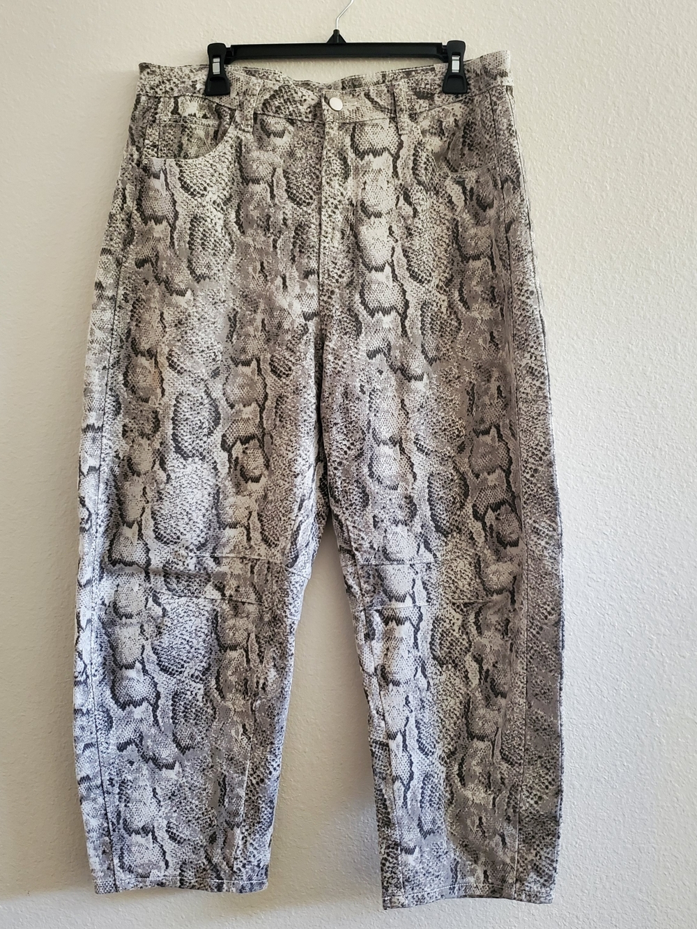 Snake Print Barrel Style Jeans - Neutral Gray & Cream Size XL